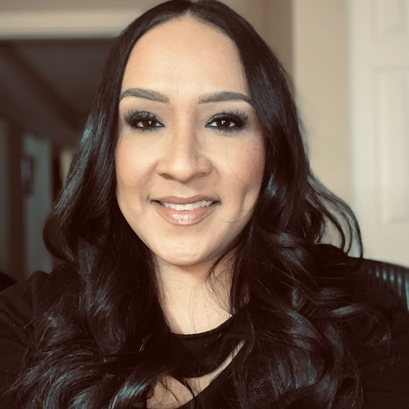 Meet your Posher, Alicia - Picture 1 of 1